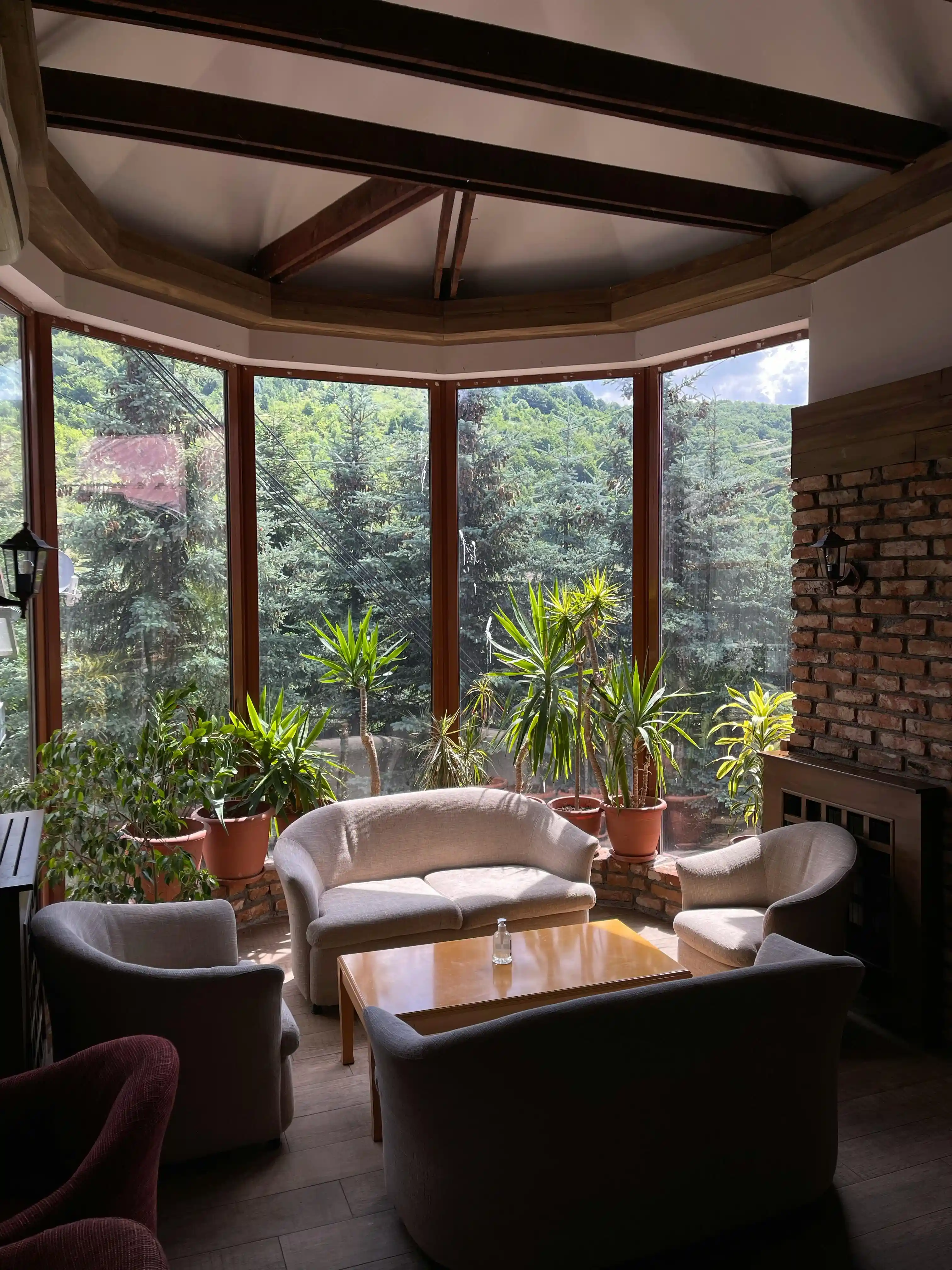 Artificial Vertical Garden